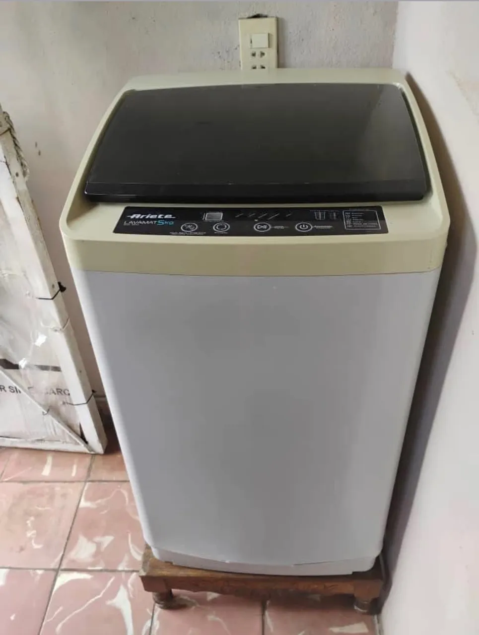 Lavadora y fogón de horno de uso pero en perfecto estado interesados llamar